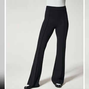 Hi rise flair in pointe